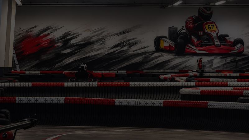 Blick auf die Indoor-Kartstrecke in Kassel